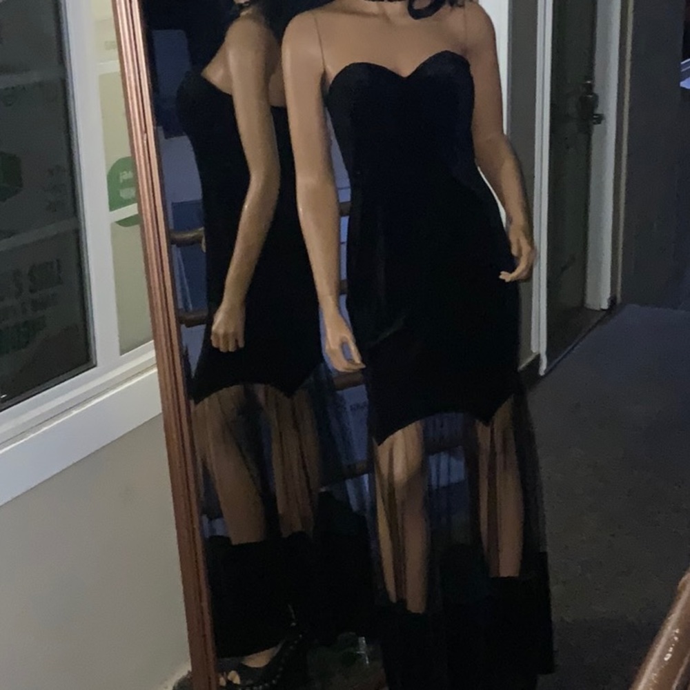 XTAREN BLACK CHECKED VELVET STRAPLESS DRESS WITH SHEAR NETTED MERMAID HEM LARGE